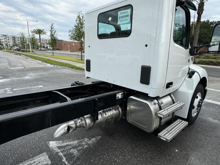 2025 Peterbilt 536-10