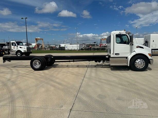 2025 Peterbilt 536-10