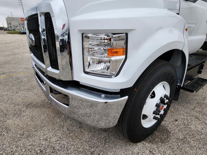 2024 Ford F-650-9