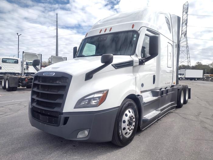 2020 Freightliner Cascadia-1