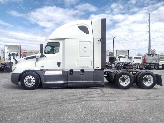 2020 Freightliner Cascadia-5