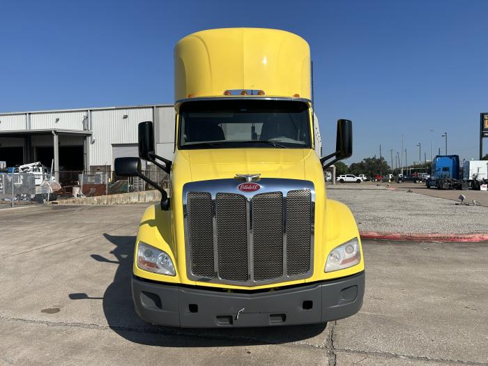 2021 Peterbilt 579-8