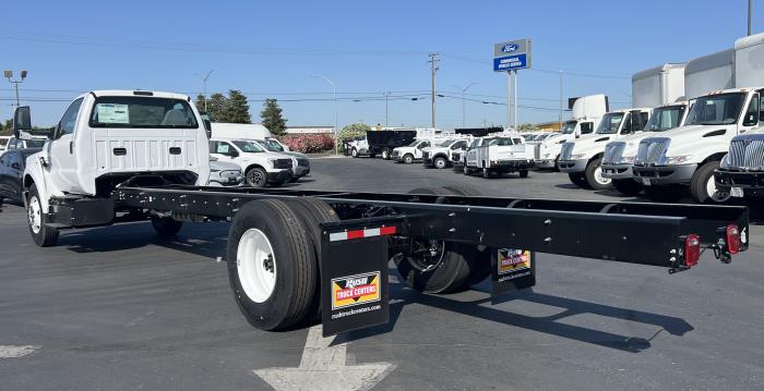 2025 Ford F-650-6