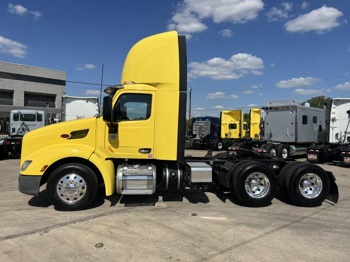 2021 Peterbilt 579-33