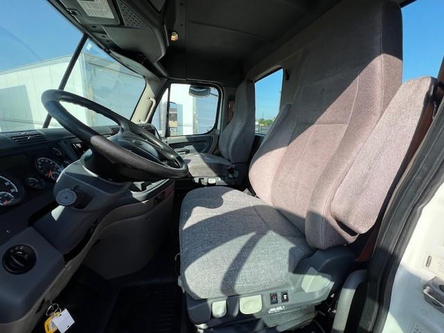 2019 Freightliner Cascadia-6