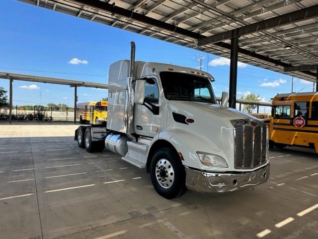 2017 Peterbilt 579-10