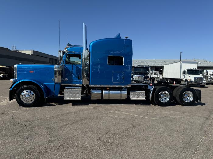 2024 Peterbilt 389-3