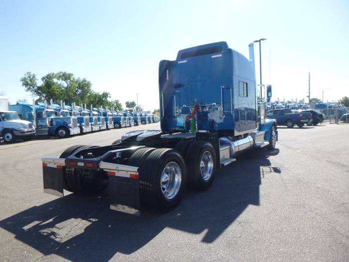 2025 Peterbilt 389-8