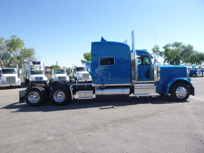 2025 Peterbilt 389-9