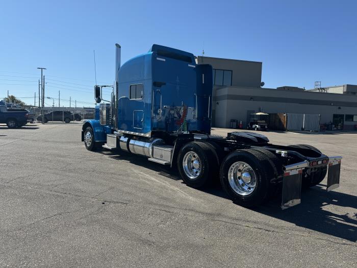 2024 Peterbilt 389-3