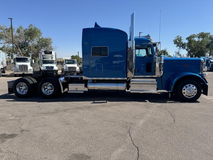 2024 Peterbilt 389-7