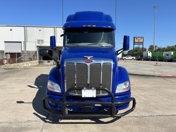 2021 Peterbilt 579-8