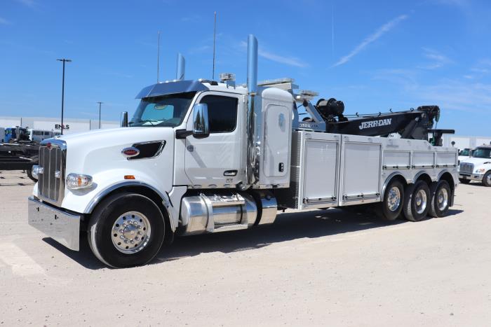 2023 Peterbilt 567-2