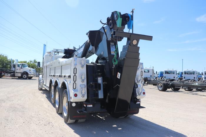 2023 Peterbilt 567-6