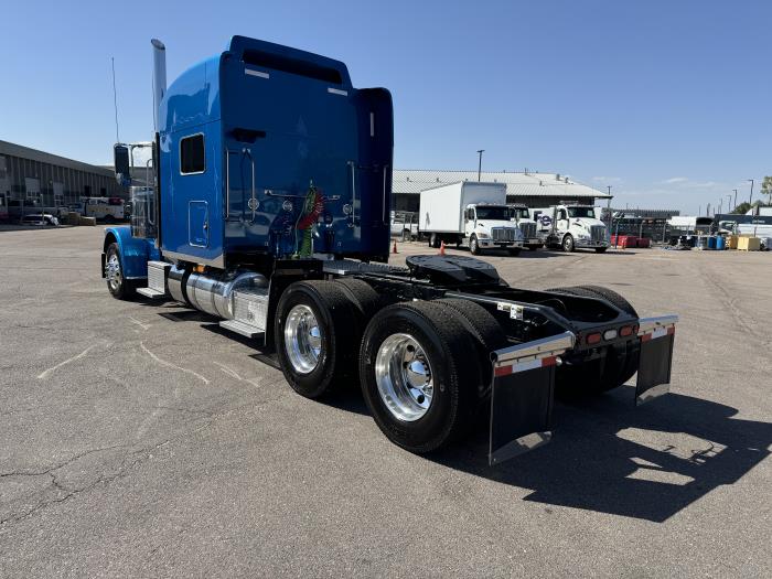 2025 Peterbilt 389-4