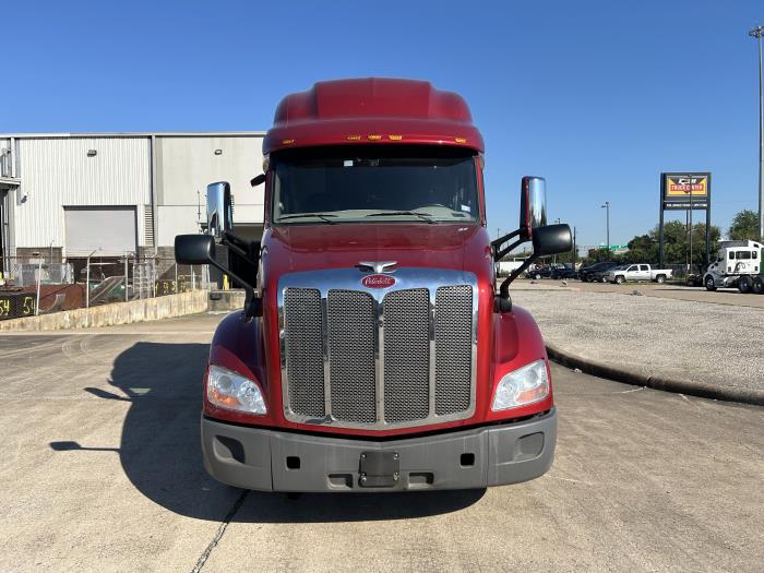 2021 Peterbilt 579-8