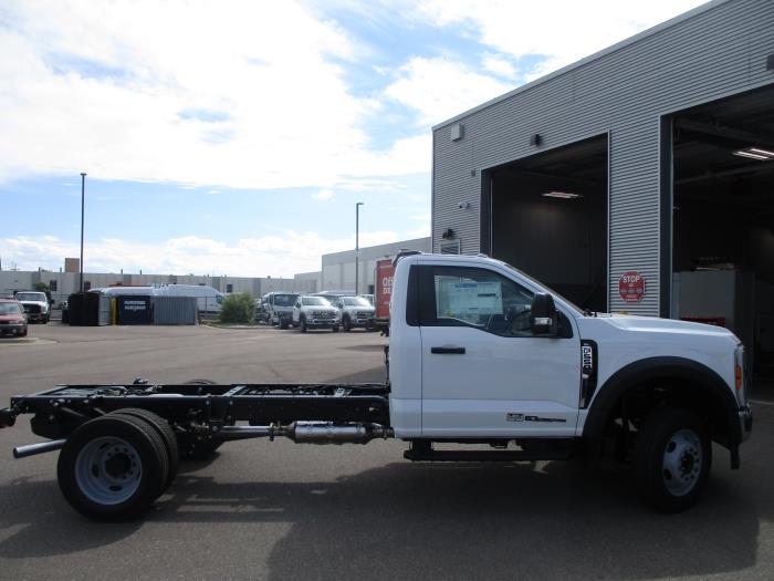 2024 Ford F-550-3