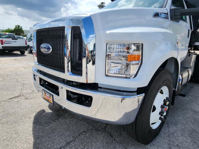 2025 Ford F-650-6