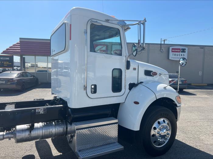 2020 Peterbilt 337-18