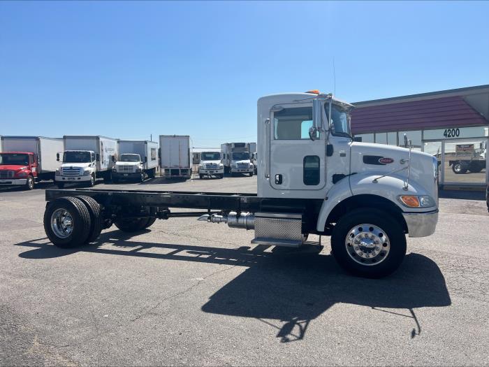 2020 Peterbilt 337-3