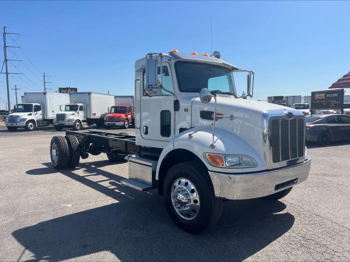 2020 Peterbilt 337-2