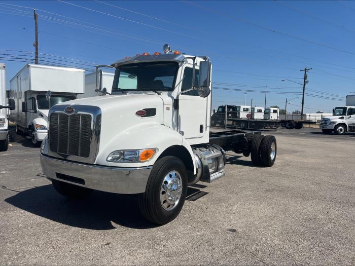 2020 Peterbilt 337-33