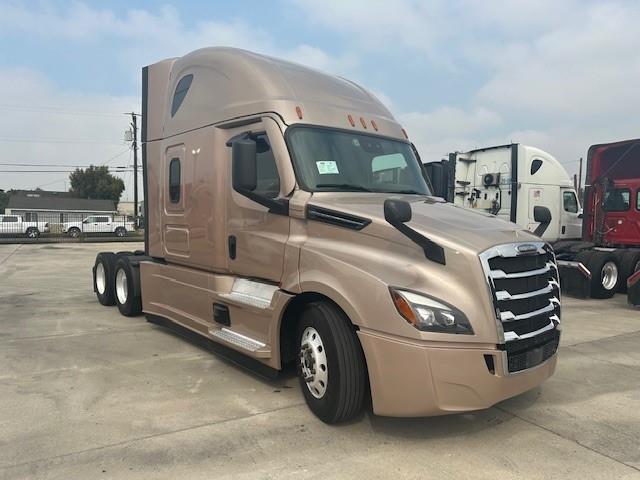 2022 Freightliner Cascadia-6