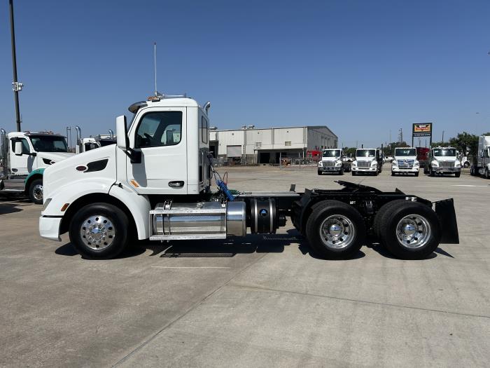 2016 Peterbilt 579-2