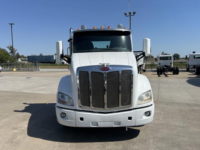 2016 Peterbilt 579-8