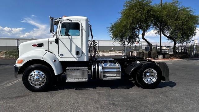 2018 Peterbilt 337-15