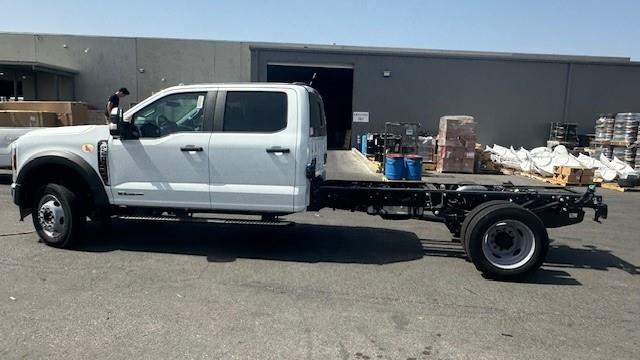 2024 Ford F-550-2