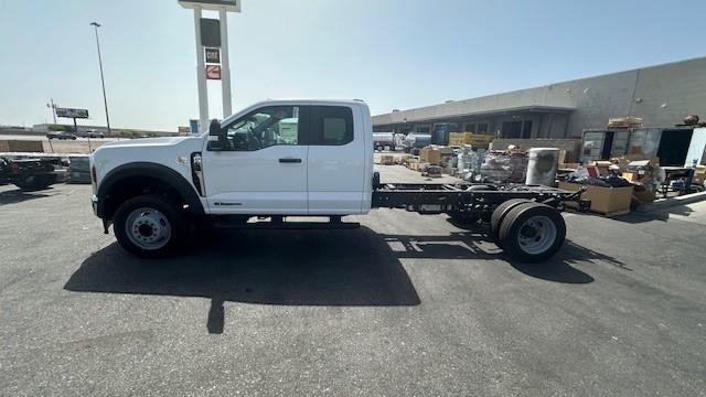 2024 Ford F-550-2