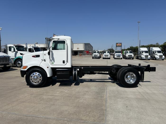 2018 Peterbilt 337-2