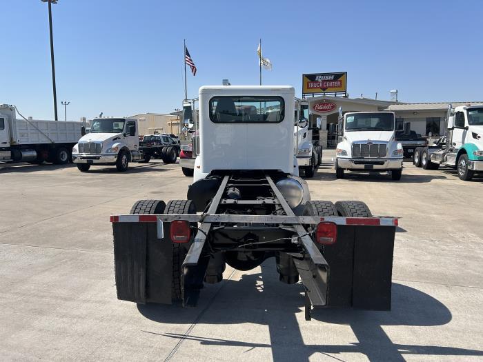 2018 Peterbilt 337-4