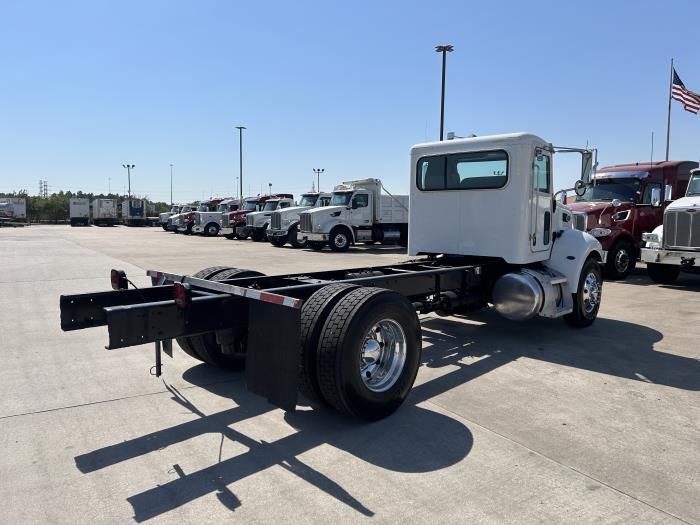 2018 Peterbilt 337-5