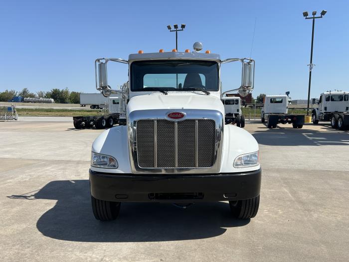 2018 Peterbilt 337-8