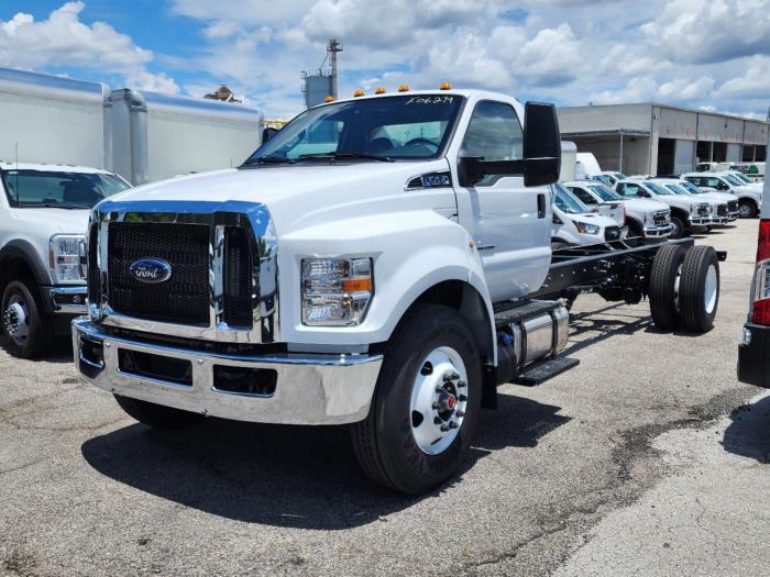 2024 Ford F-750-1