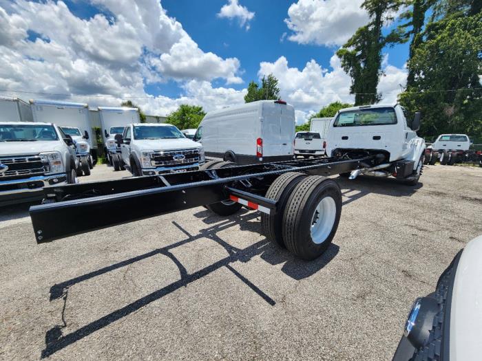 2024 Ford F-750-4