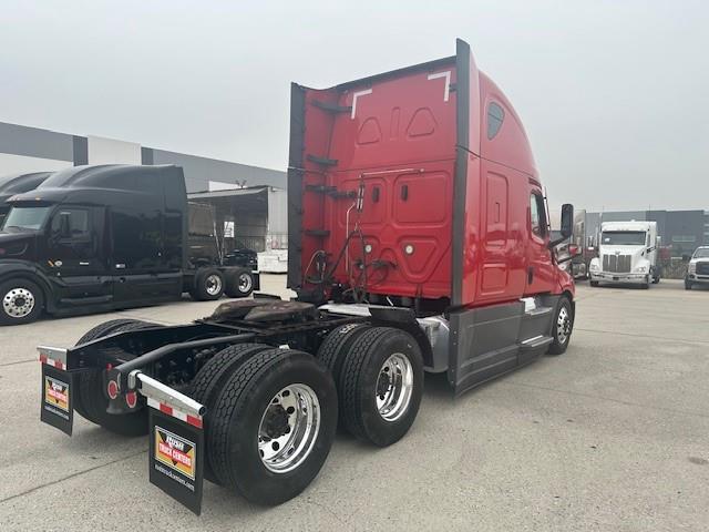 2021 Freightliner Cascadia-17