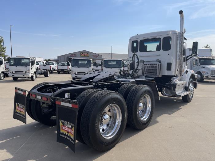 2020 Peterbilt 567-10