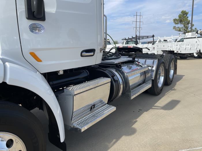 2020 Peterbilt 567-17