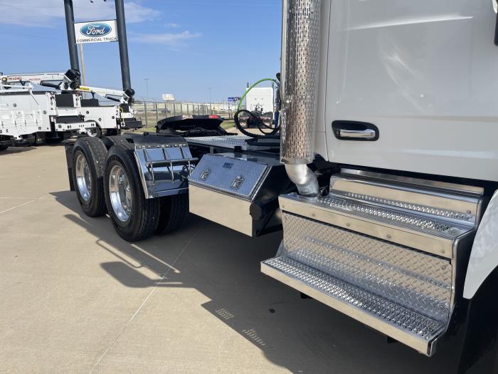 2020 Peterbilt 567-4