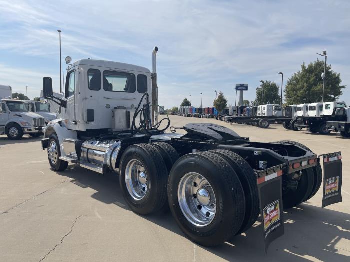 2020 Peterbilt 567-13