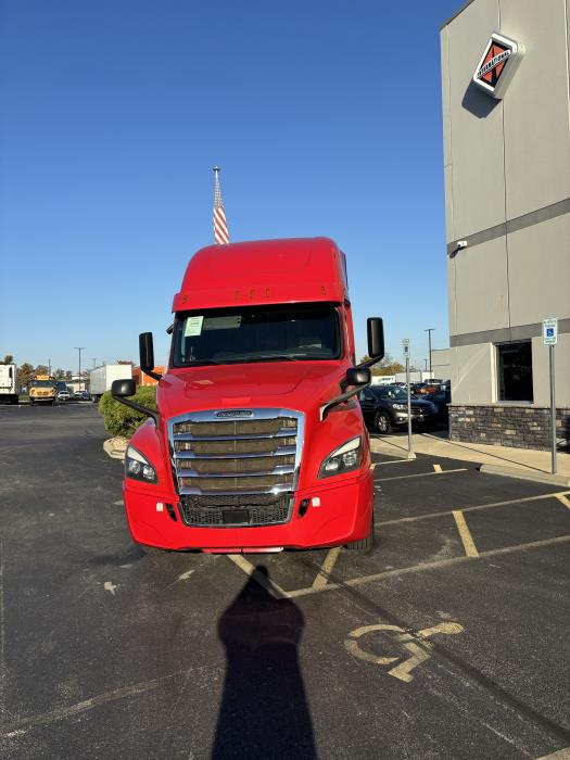 2020 Freightliner Cascadia-1