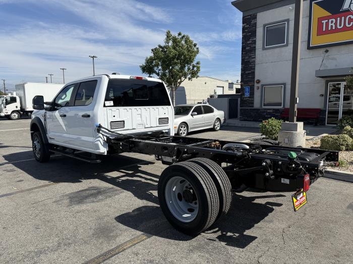 2024 Ford F-550-2