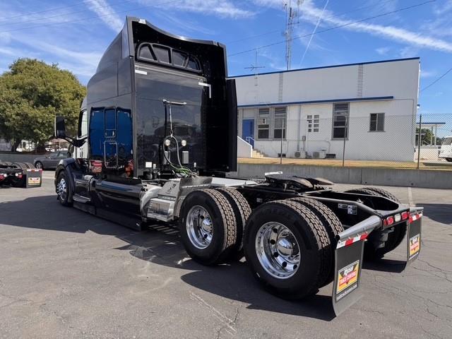 2020 Peterbilt 579-8