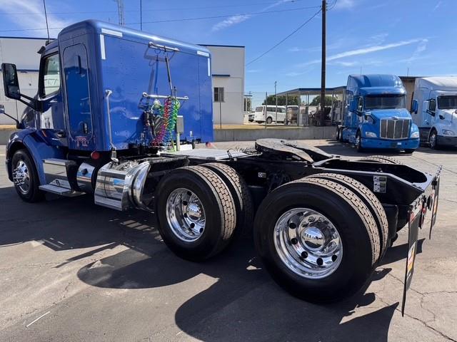 2018 Peterbilt 579-8