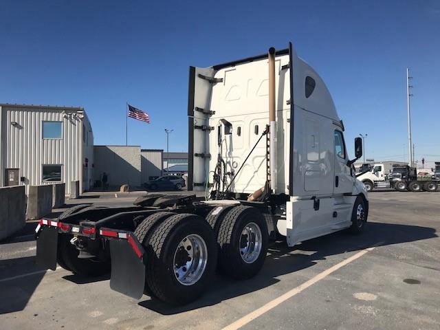 2020 Freightliner Cascadia-13