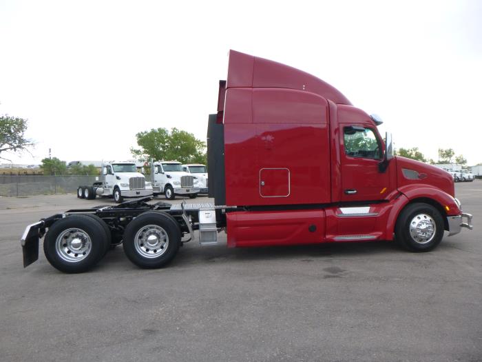 2022 Peterbilt 579-8