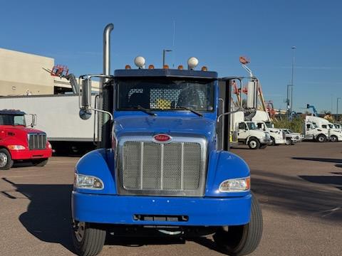 2017 Peterbilt 348-11